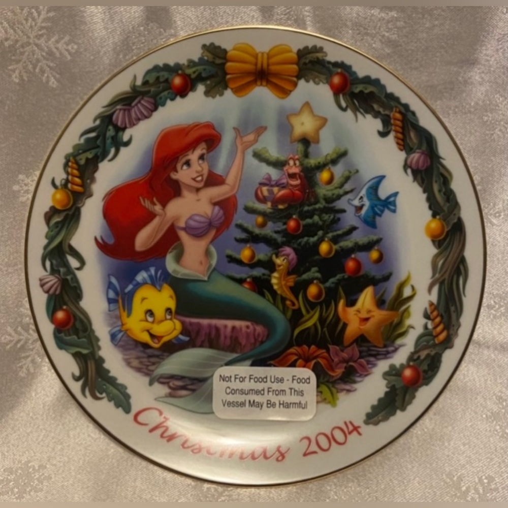 Disney’s The Little Mermaid in Seasons Greetings Christmas 2004 Collector Plate
